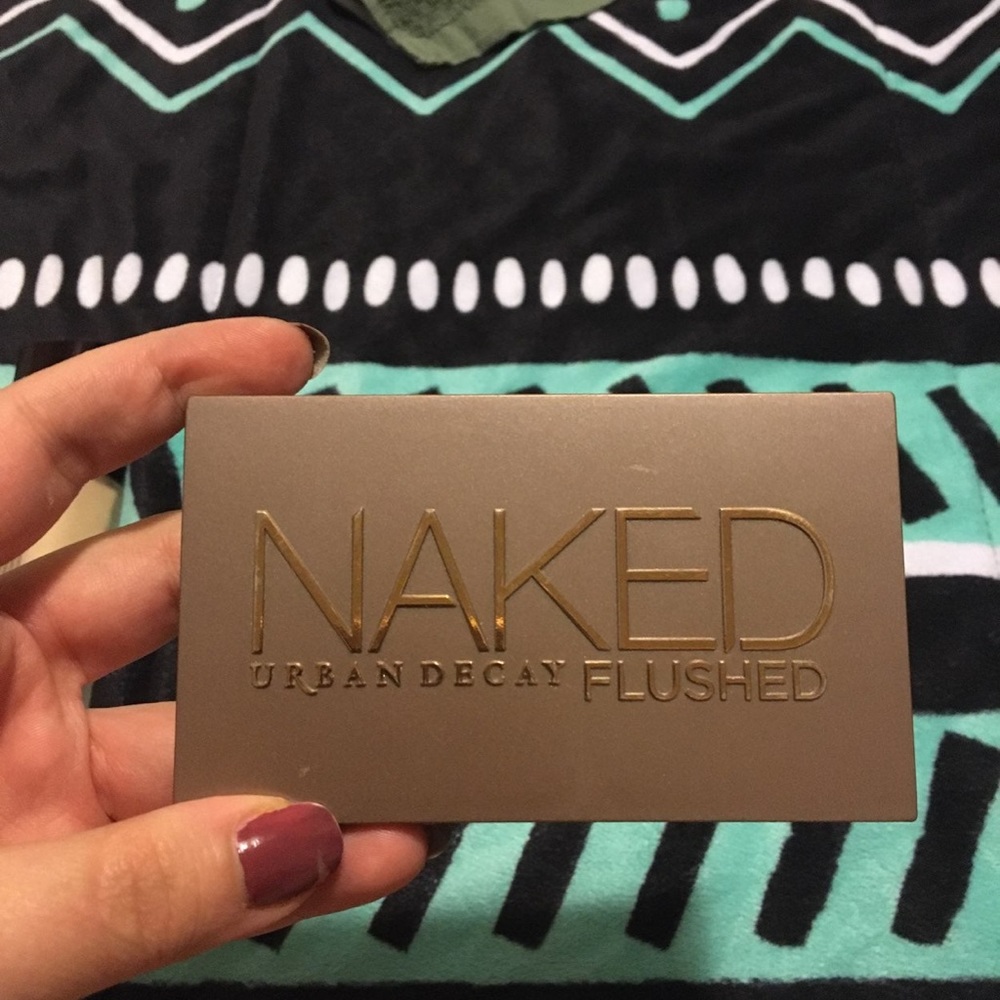 Urban decay naked flushed palette